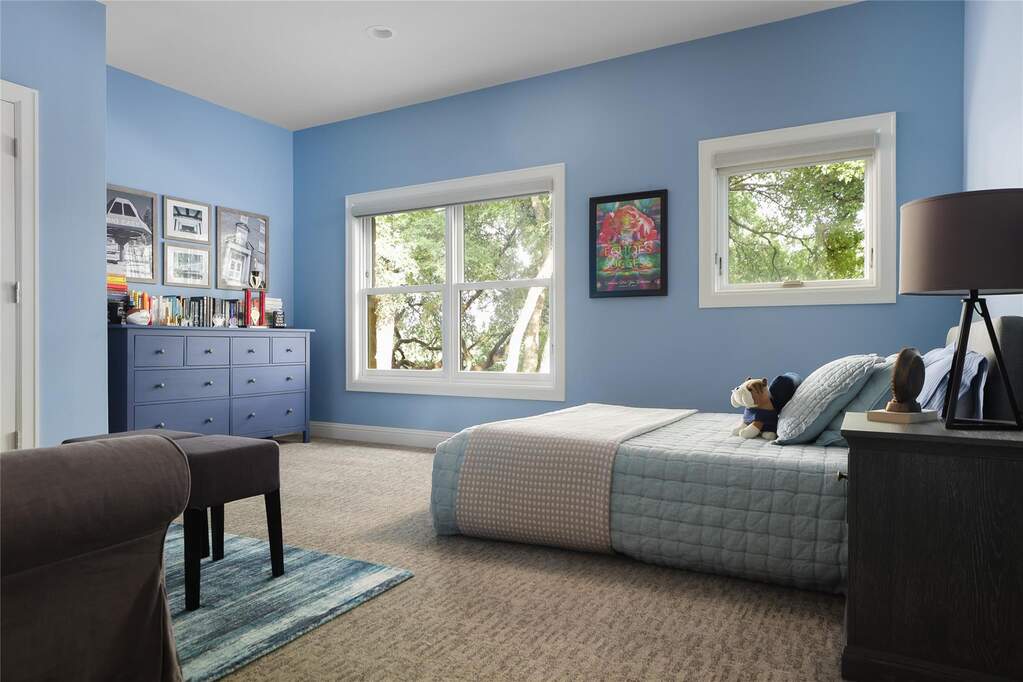 5 Bedroom Single Family Home/House's Image 27