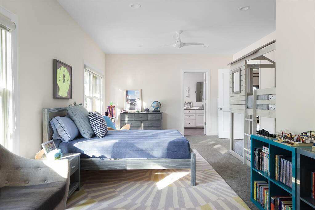 5 Bedroom Single Family Home/House's Image 29