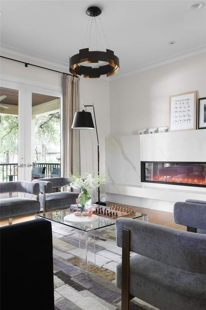 5 Bedroom Single Family Home/House's Image 6