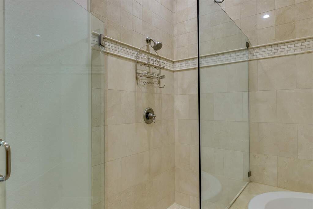 3 Bedroom Apartment/Flat's Image 11