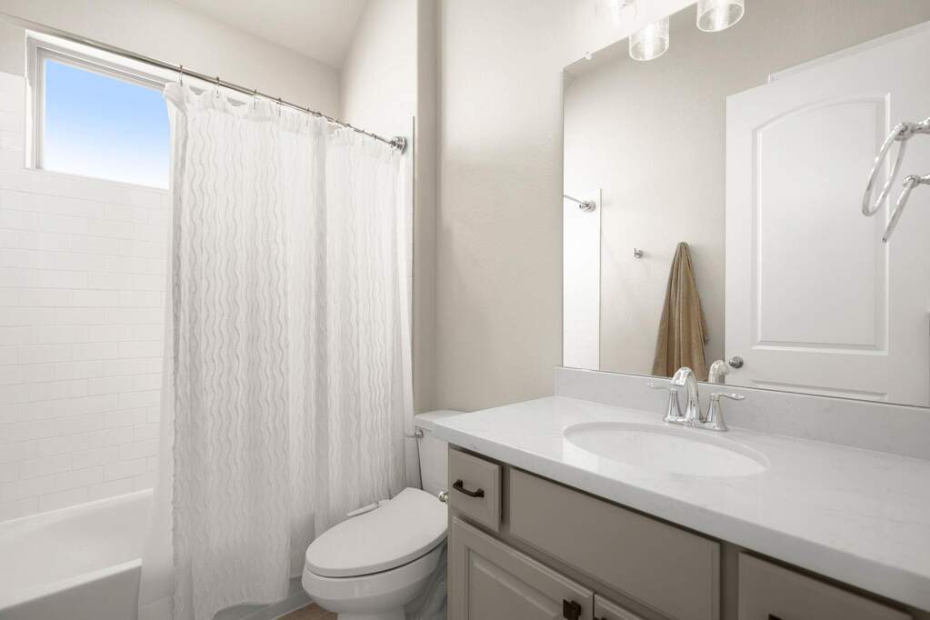 4 Bedroom Single Family Home/House's Image 18