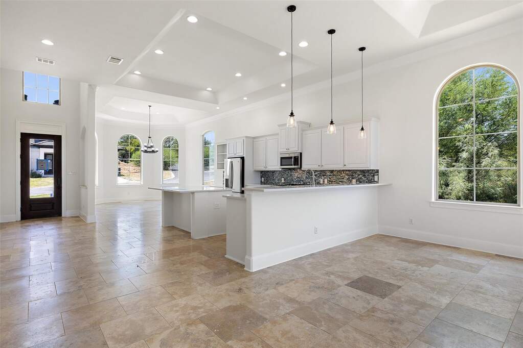 3 Bedroom Single Family Home/House's Image 7