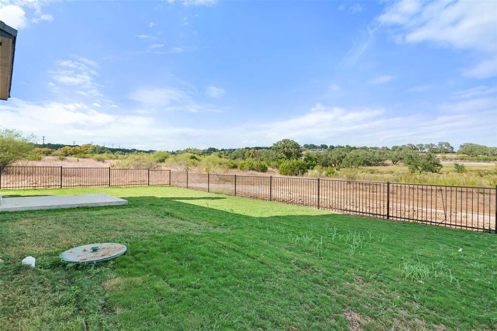 3 Bedroom Single Family Home/House's Image 28