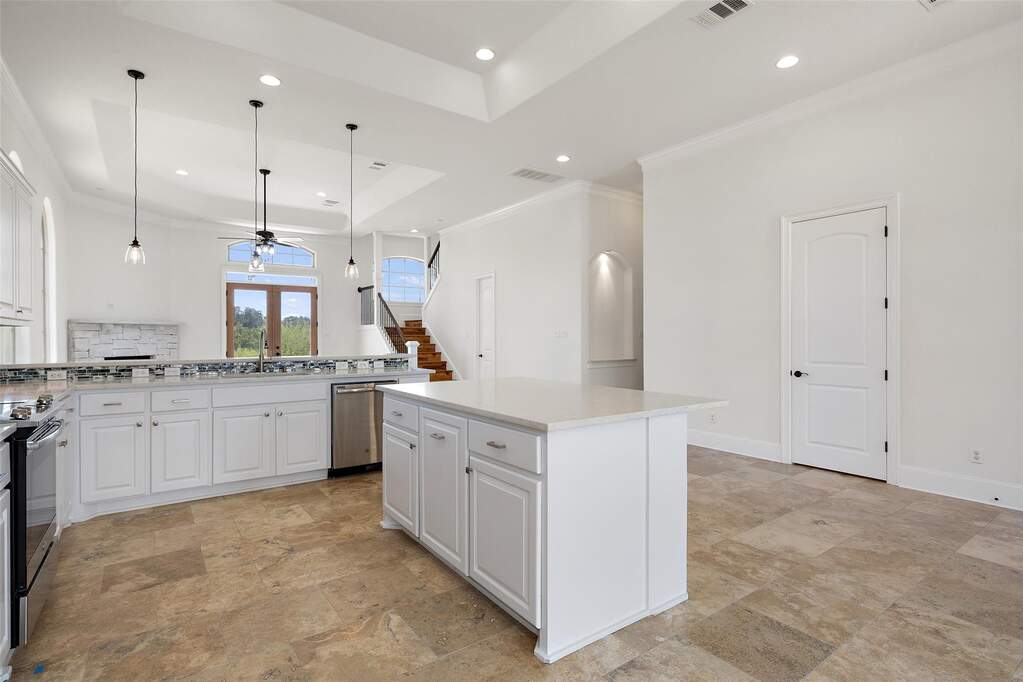 3 Bedroom Single Family Home/House's Image 3
