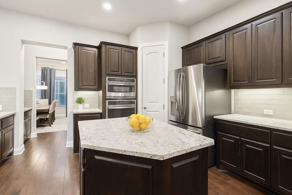 5 Bedroom Single Family Home/House's Image 11