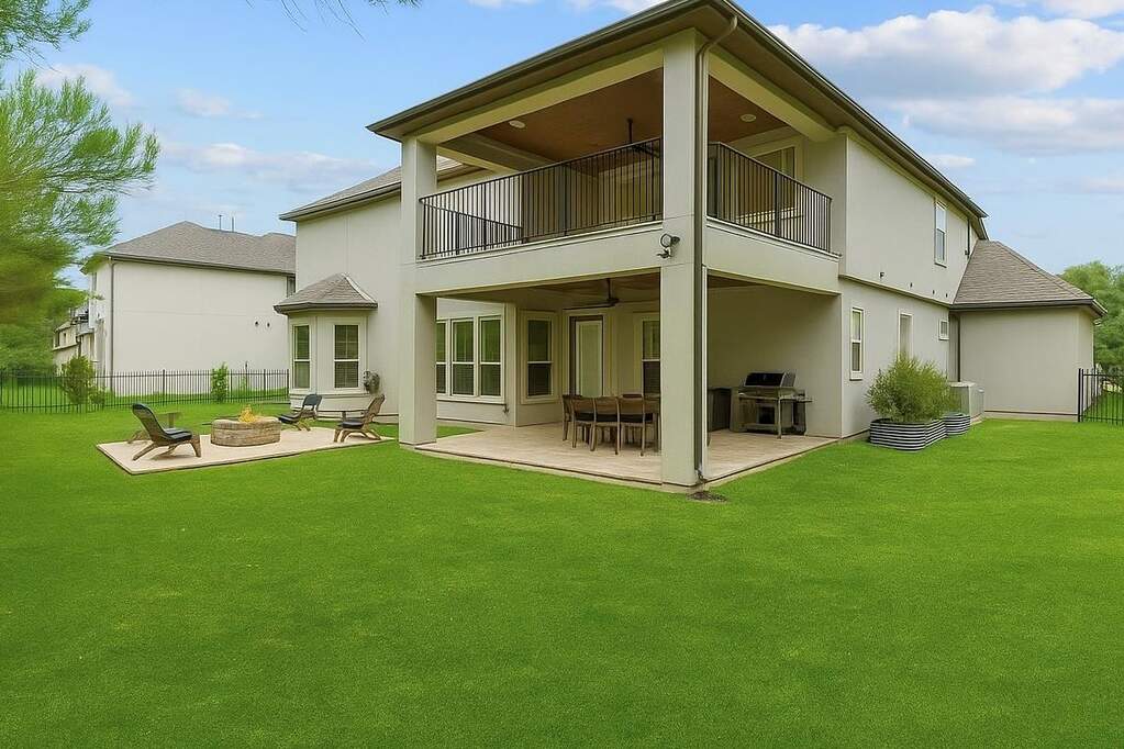 5 Bedroom Single Family Home/House's Image 24