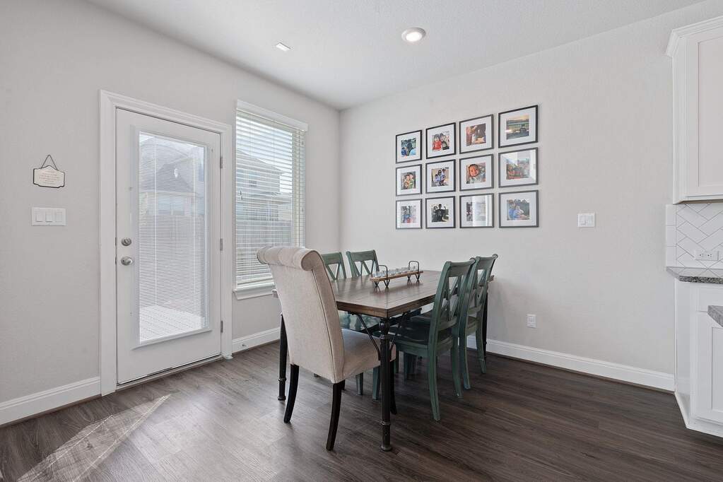 4 Bedroom Single Family Home/House's Image 10