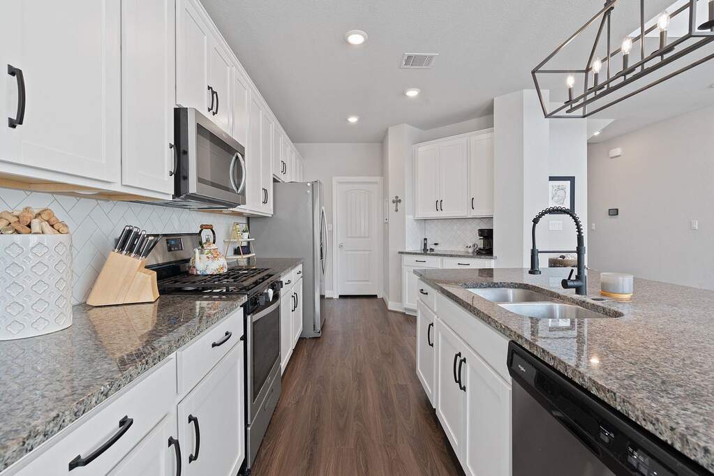 4 Bedroom Single Family Home/House's Image 11