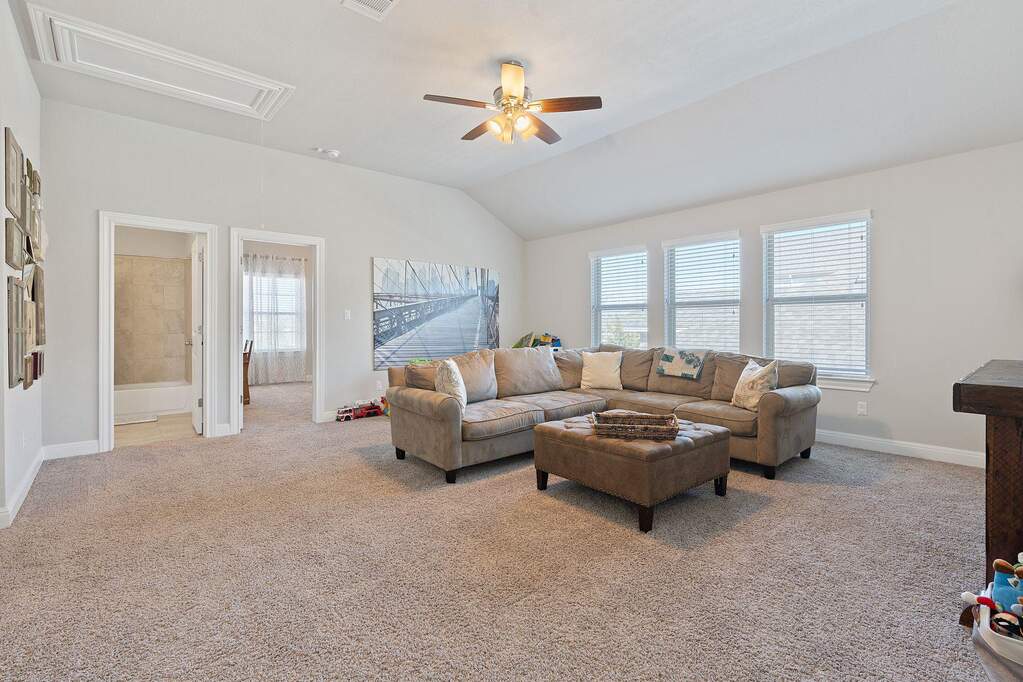 4 Bedroom Single Family Home/House's Image 19