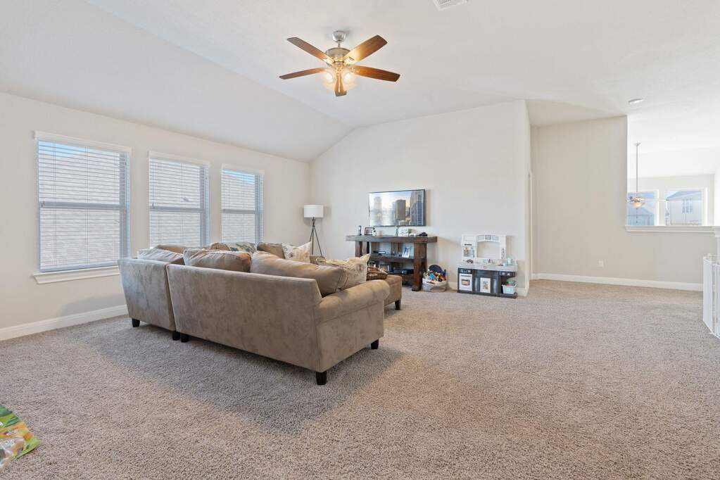 4 Bedroom Single Family Home/House's Image 20
