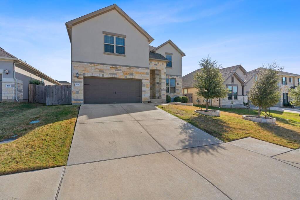 4 Bedroom Single Family Home/House's Image 31