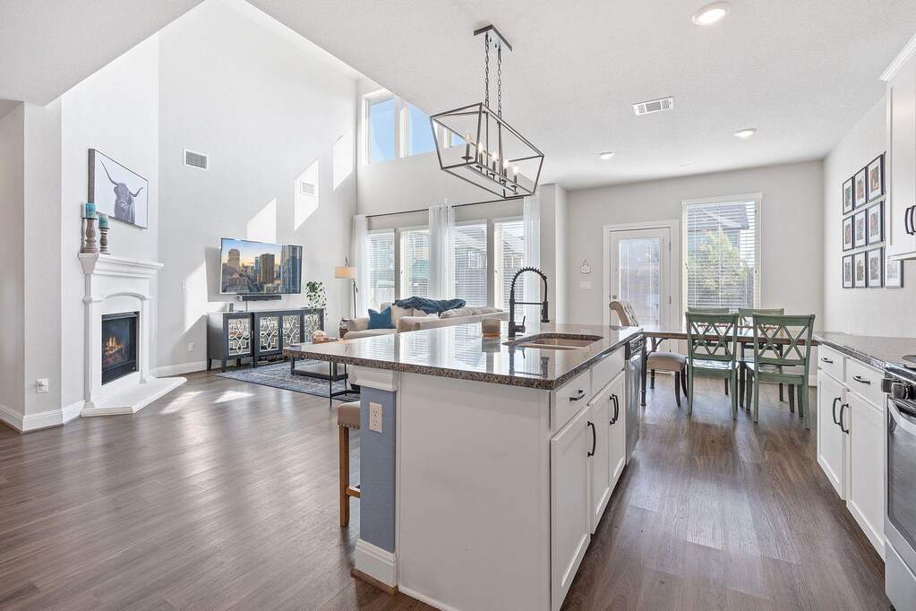 4 Bedroom Single Family Home/House's Image 3