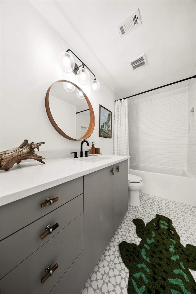 4 Bedroom Single Family Home/House's Image 10