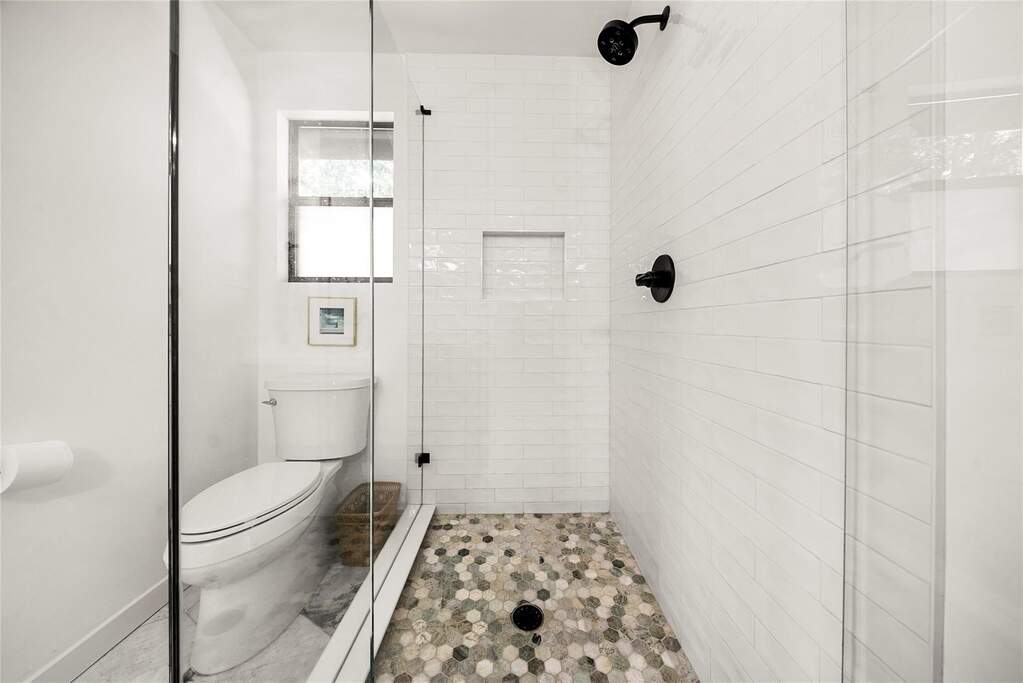 4 Bedroom Single Family Home/House's Image 17