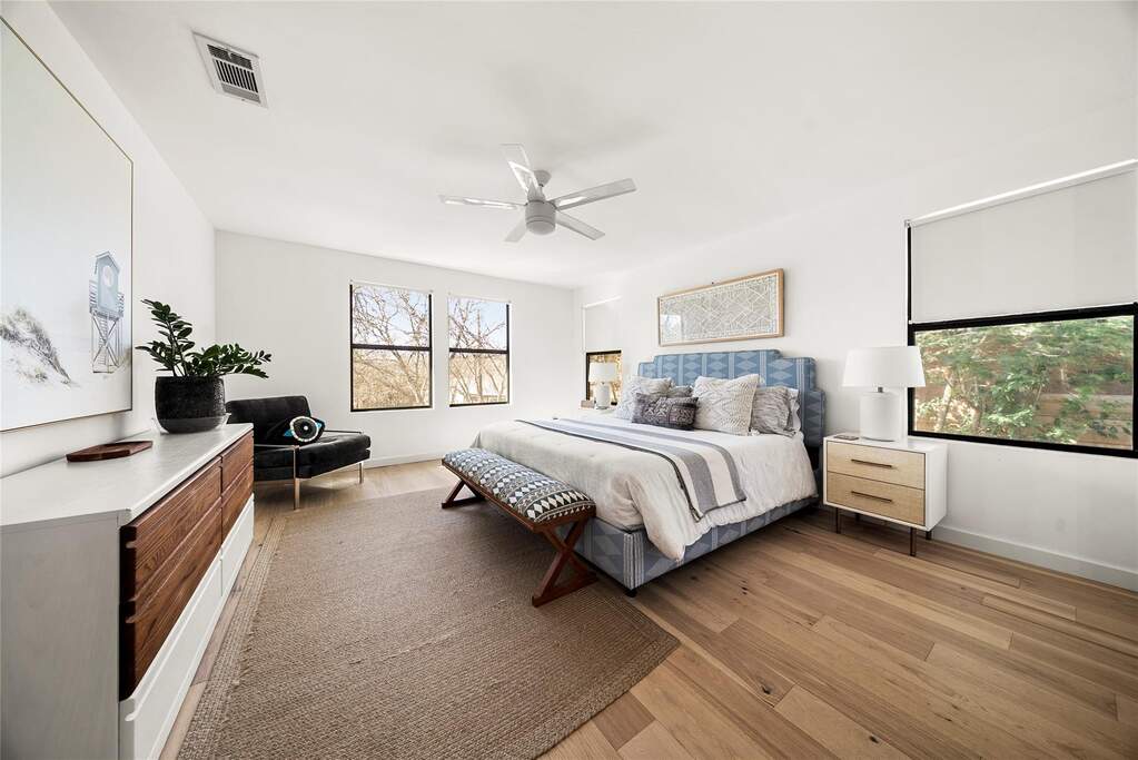 4 Bedroom Single Family Home/House's Image 3