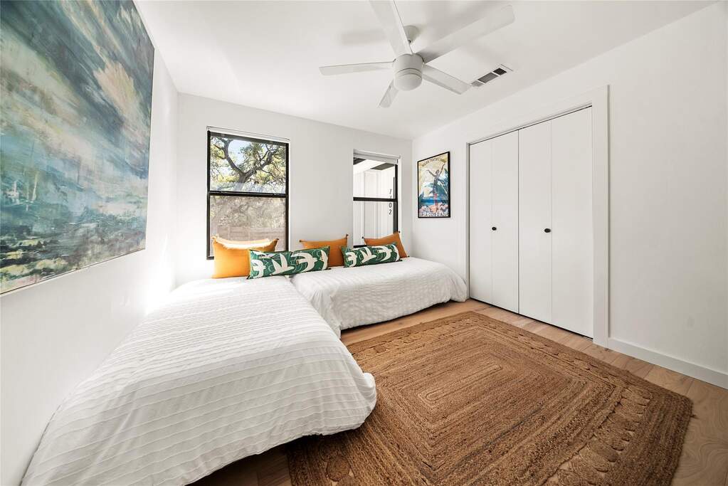 4 Bedroom Single Family Home/House's Image 4