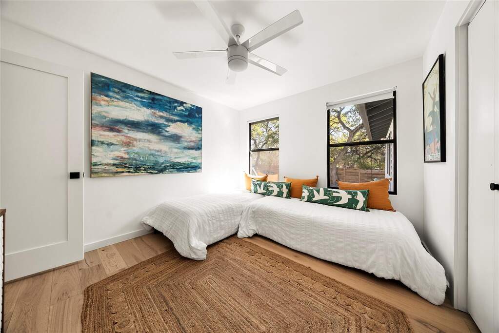 4 Bedroom Single Family Home/House's Image 5