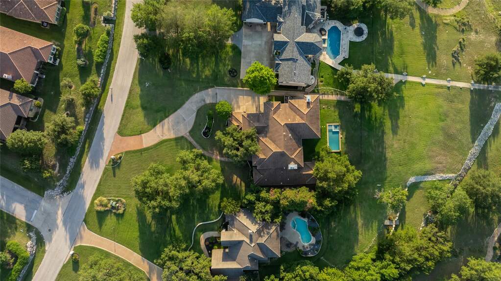 4 Bedroom Single Family Home/House's Image 7