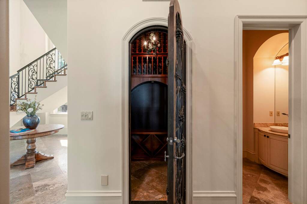 4 Bedroom Single Family Home/House's Image 10