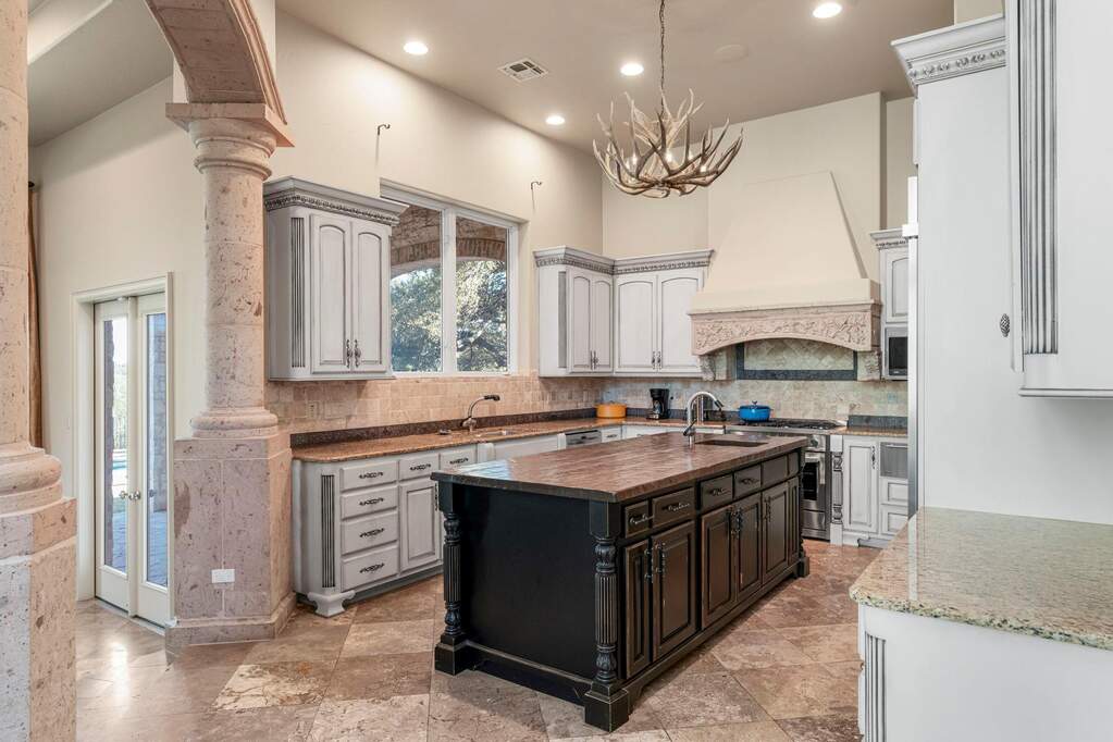 4 Bedroom Single Family Home/House's Image 11