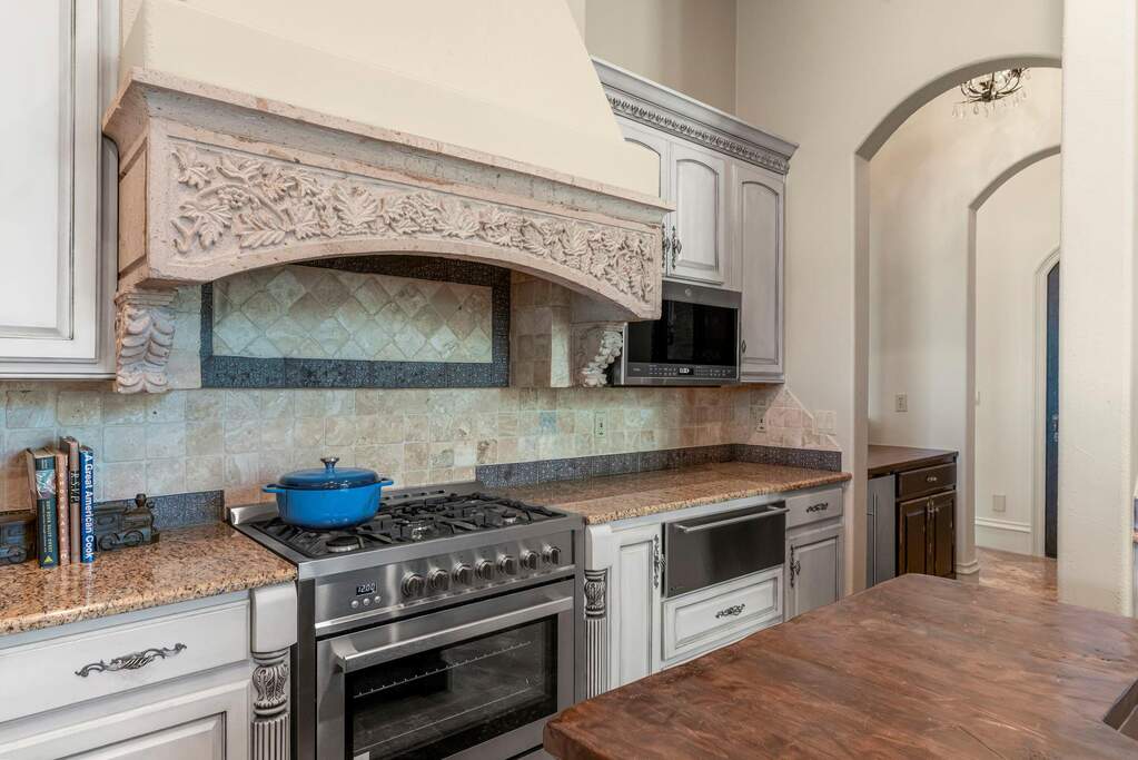 4 Bedroom Single Family Home/House's Image 12