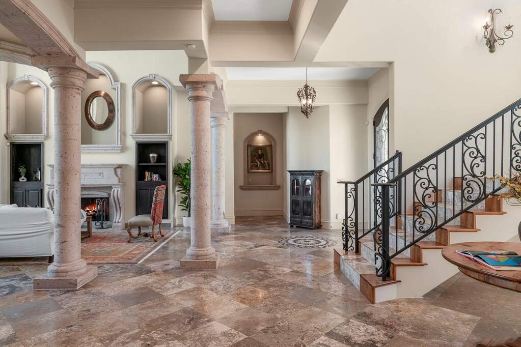 4 Bedroom Single Family Home/House's Image 4
