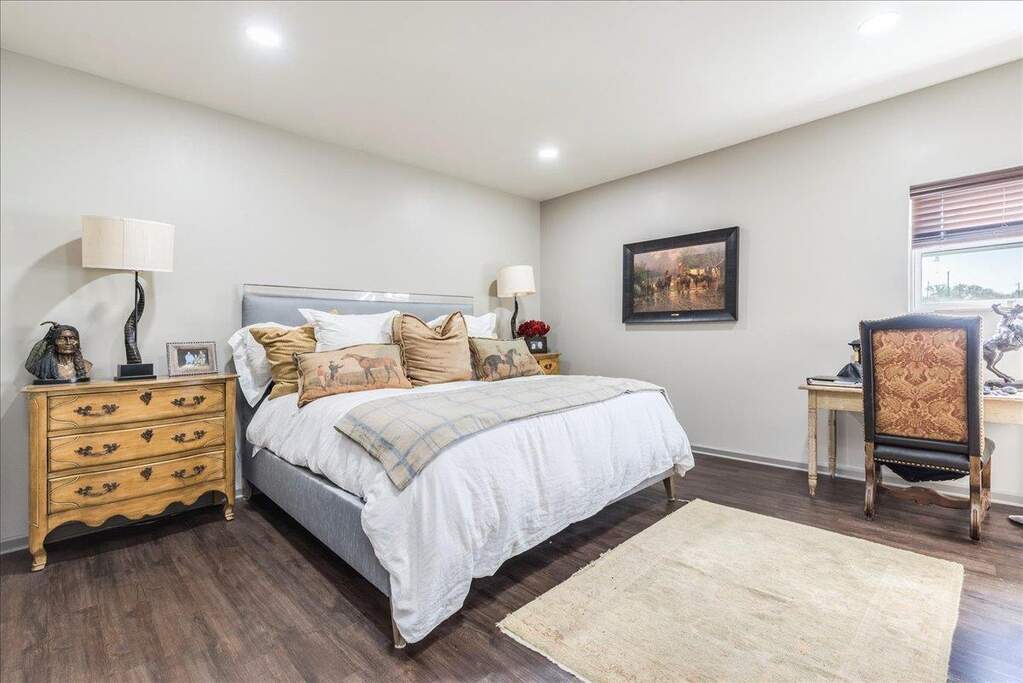 2 Bedroom Single Family Home/House's Image 7