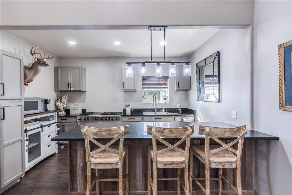 2 Bedroom Single Family Home/House's Image 5