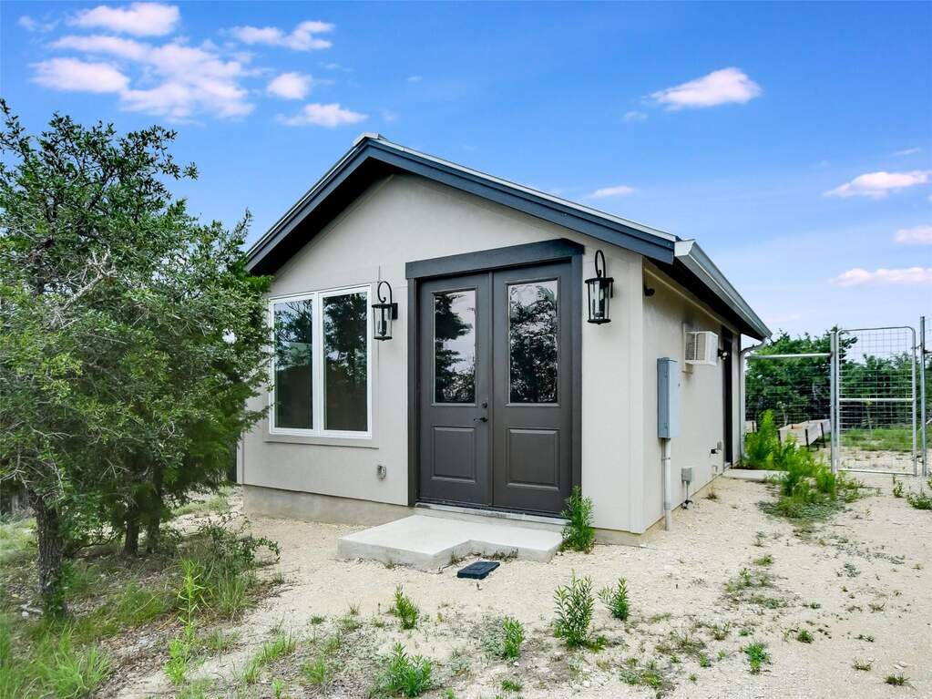 3 Bedroom Single Family Home/House's Image 21