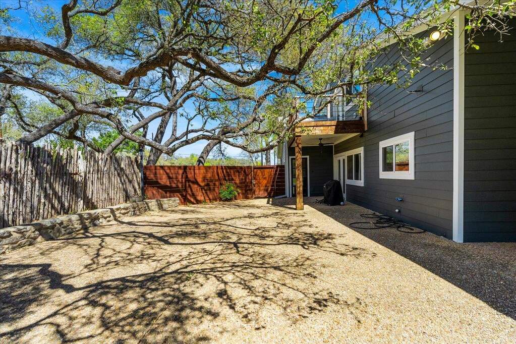 5 Bedroom Single Family Home/House's Image 23