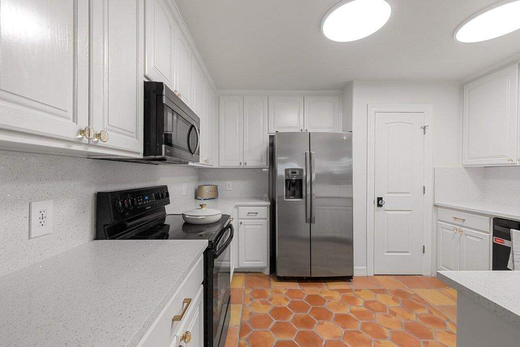 3 Bedroom Apartment/Flat's Image 3