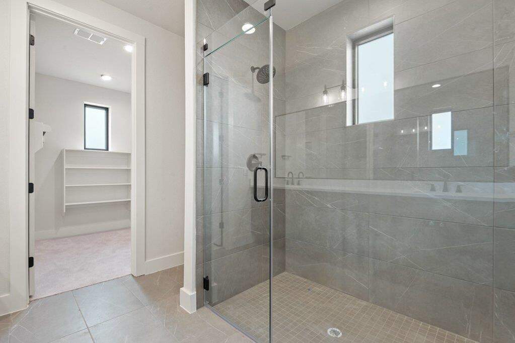 4 Bedroom Single Family Home/House's Image 12