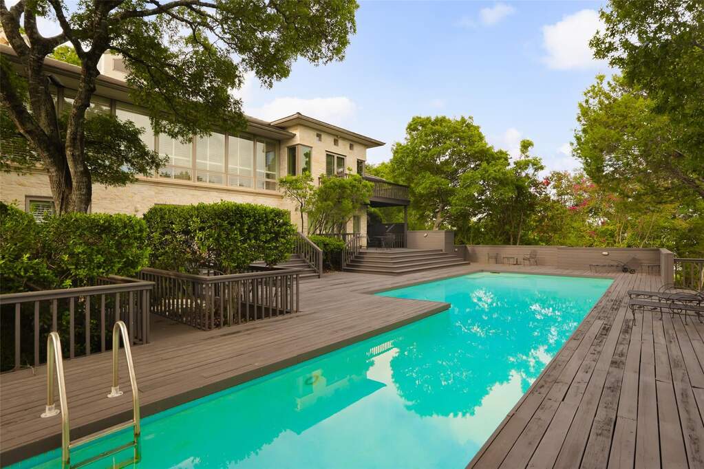 4 Bedroom Single Family Home/House's Image 13