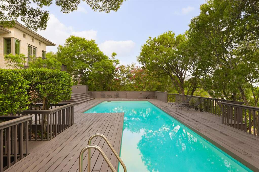 4 Bedroom Single Family Home/House's Image 17