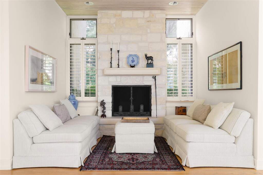 4 Bedroom Single Family Home/House's Image 25
