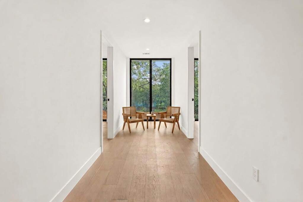4 Bedroom Single Family Home/House's Image 11
