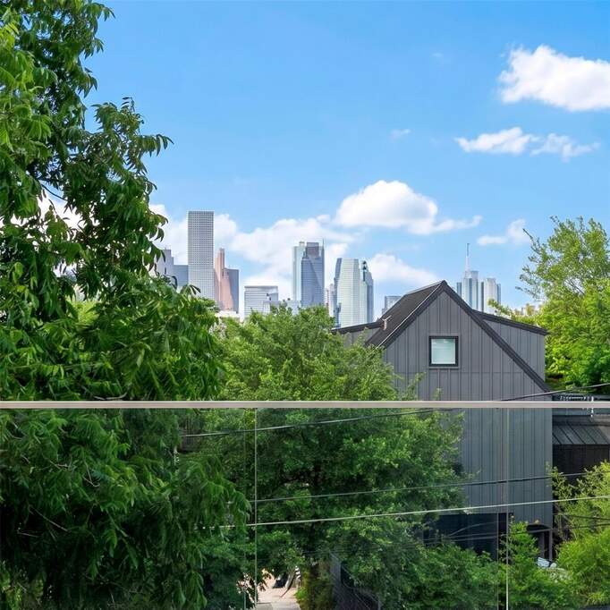 4 Bedroom Single Family Home/House's Image 28