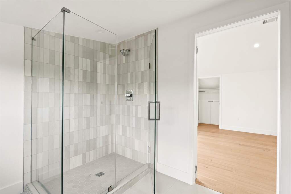 4 Bedroom Single Family Home/House's Image 33