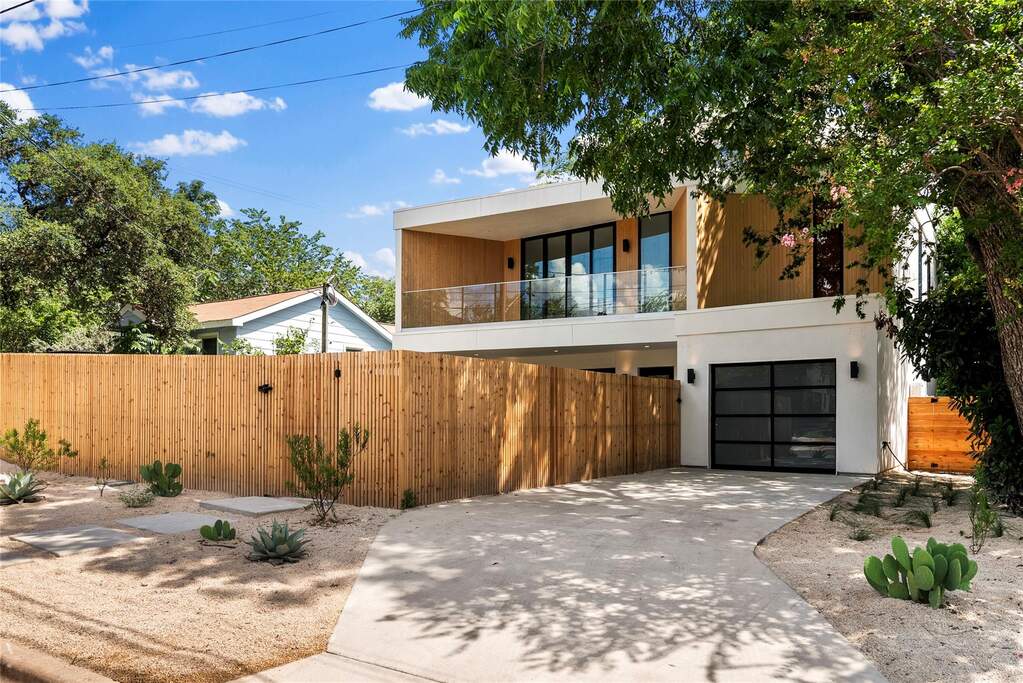 4 Bedroom Single Family Home/House's Image 35