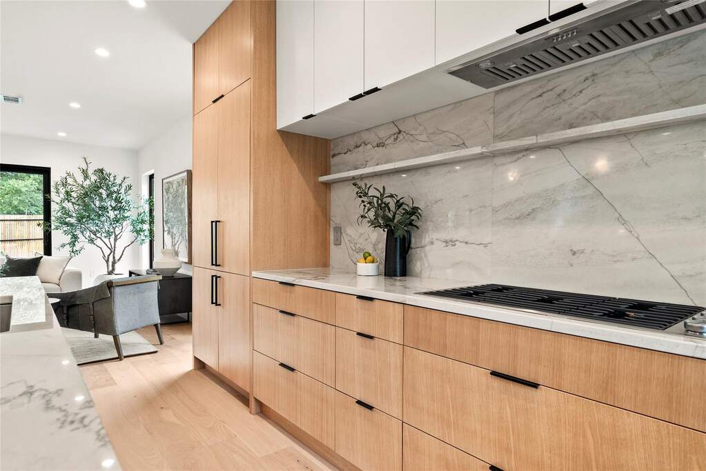 4 Bedroom Single Family Home/House's Image 3