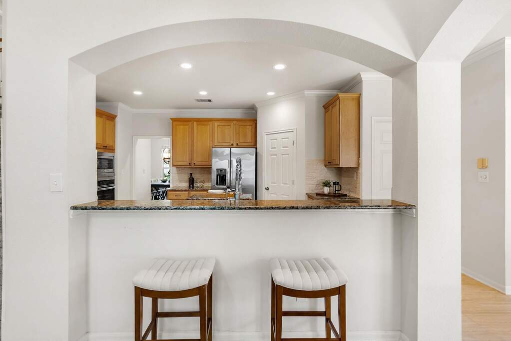 5 Bedroom Single Family Home/House's Image 8