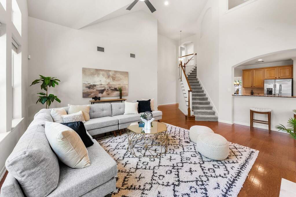 5 Bedroom Single Family Home/House's Image 11
