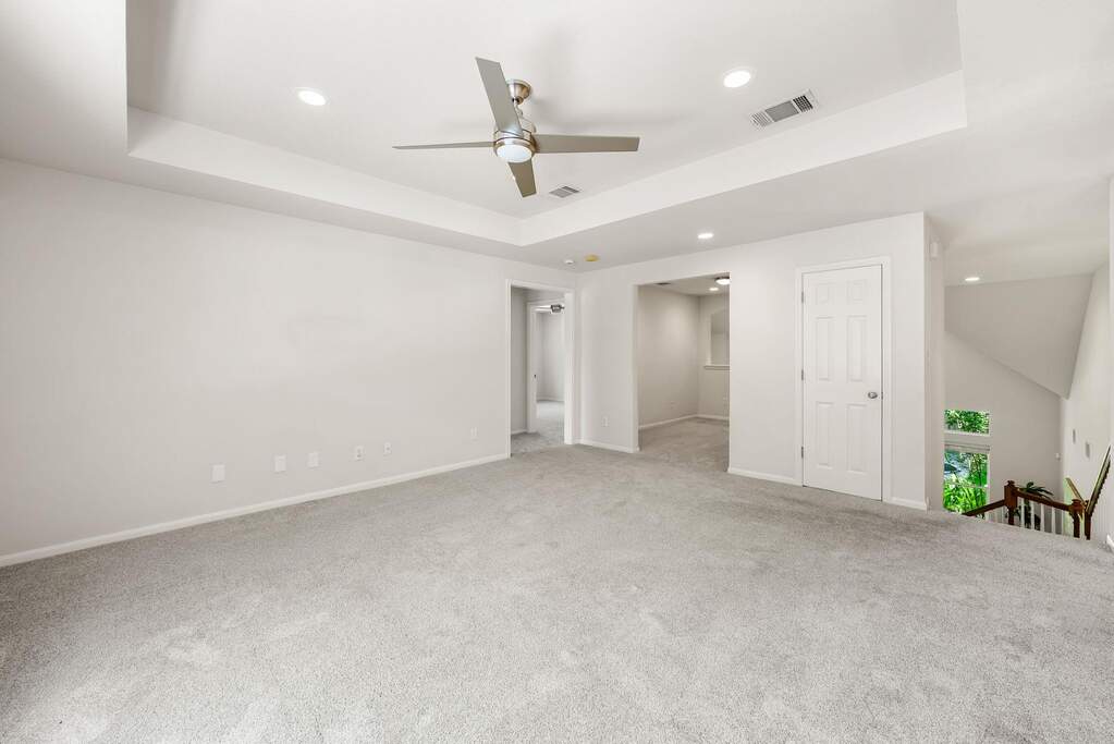 5 Bedroom Single Family Home/House's Image 19