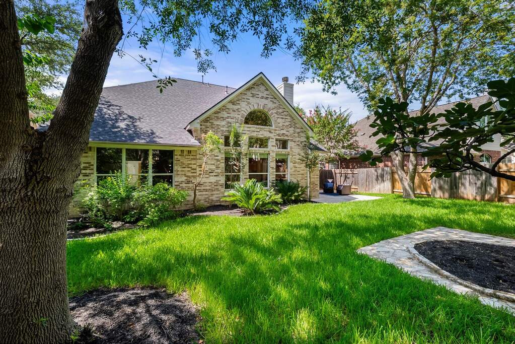 5 Bedroom Single Family Home/House's Image 31