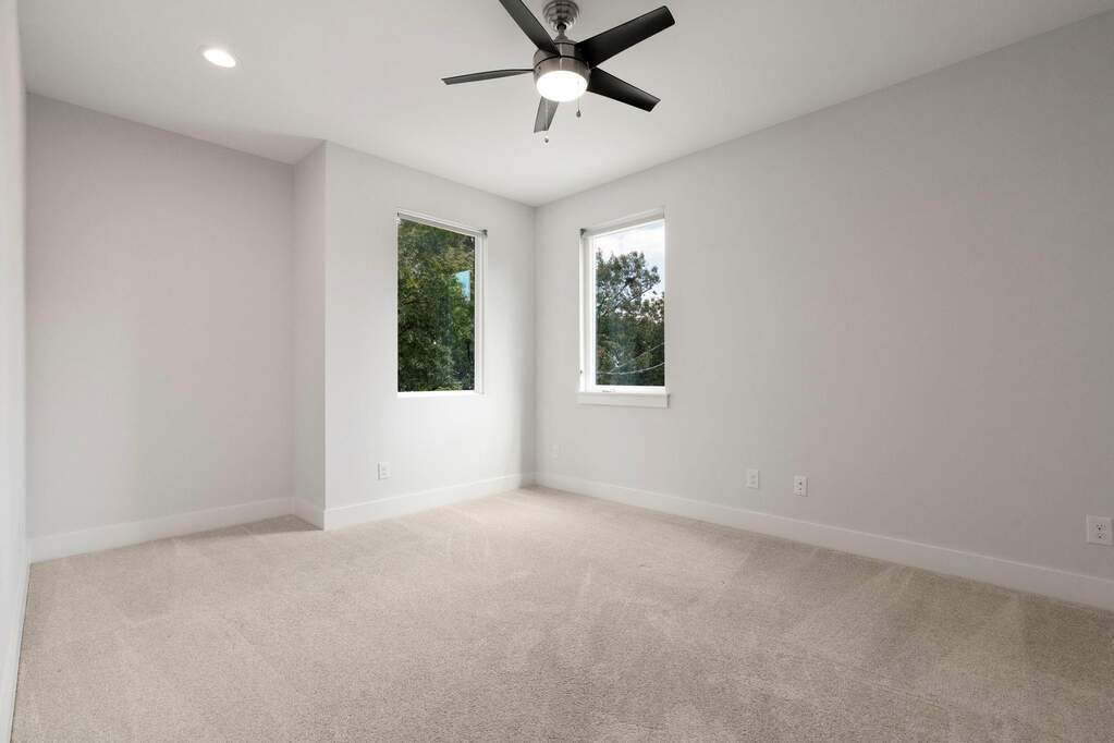 4 Bedroom Single Family Home/House's Image 25