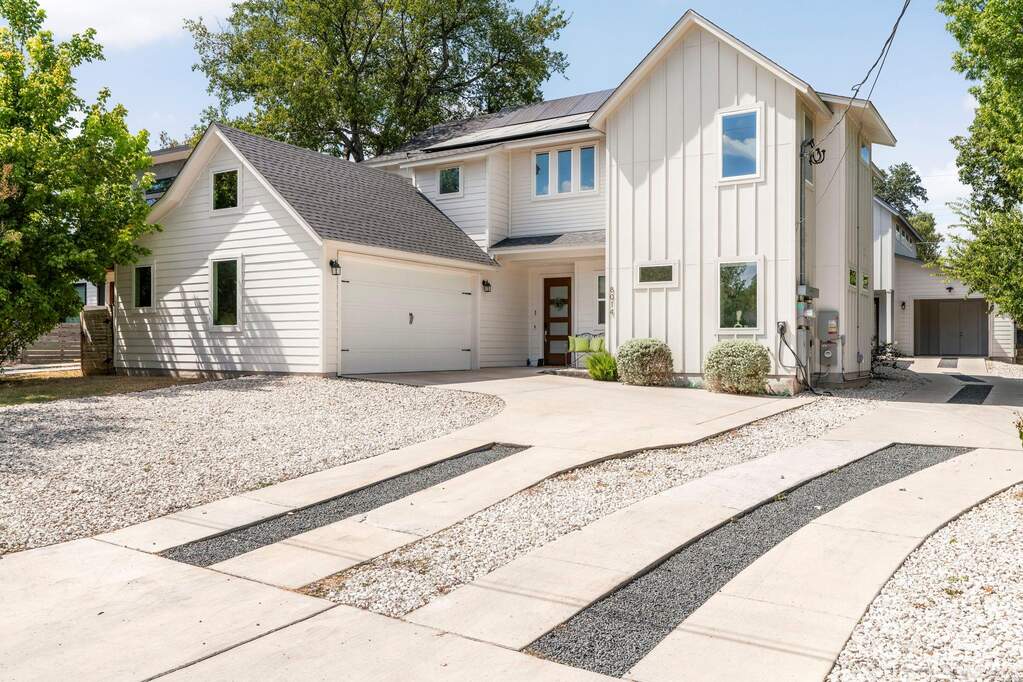 4 Bedroom Single Family Home/House's Image 37