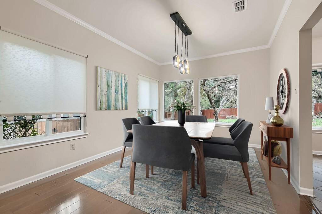 4 Bedroom Single Family Home/House's Image 3