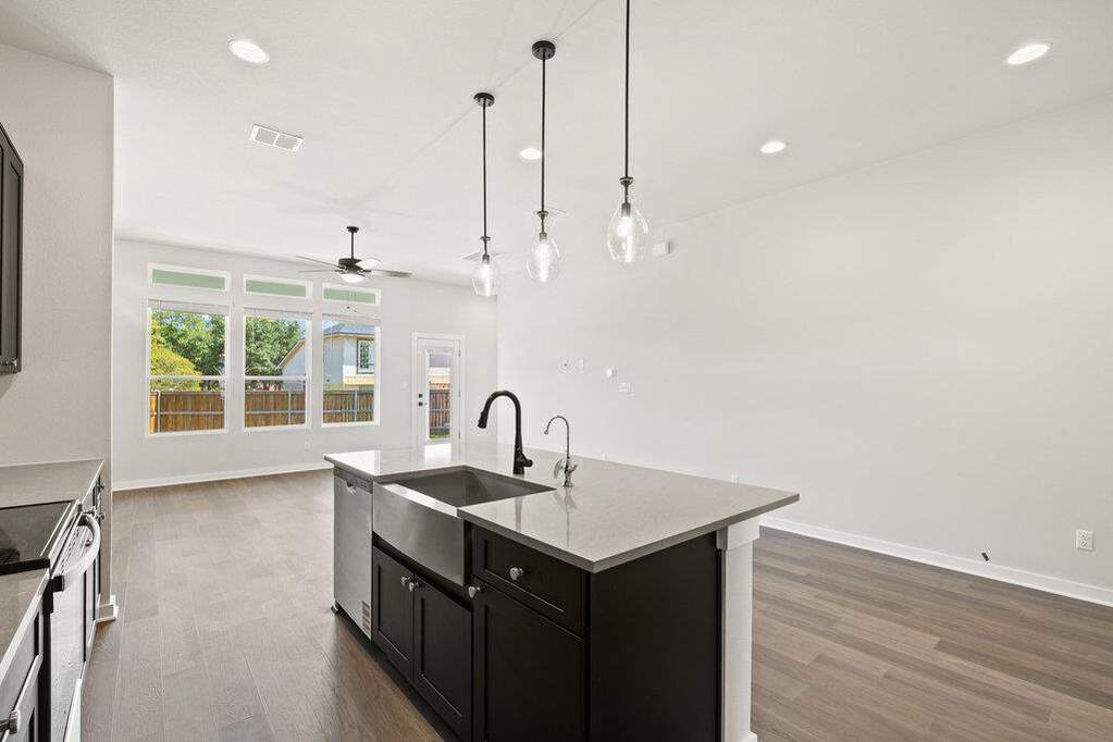 3 Bedroom Single Family Home/House's Image 3
