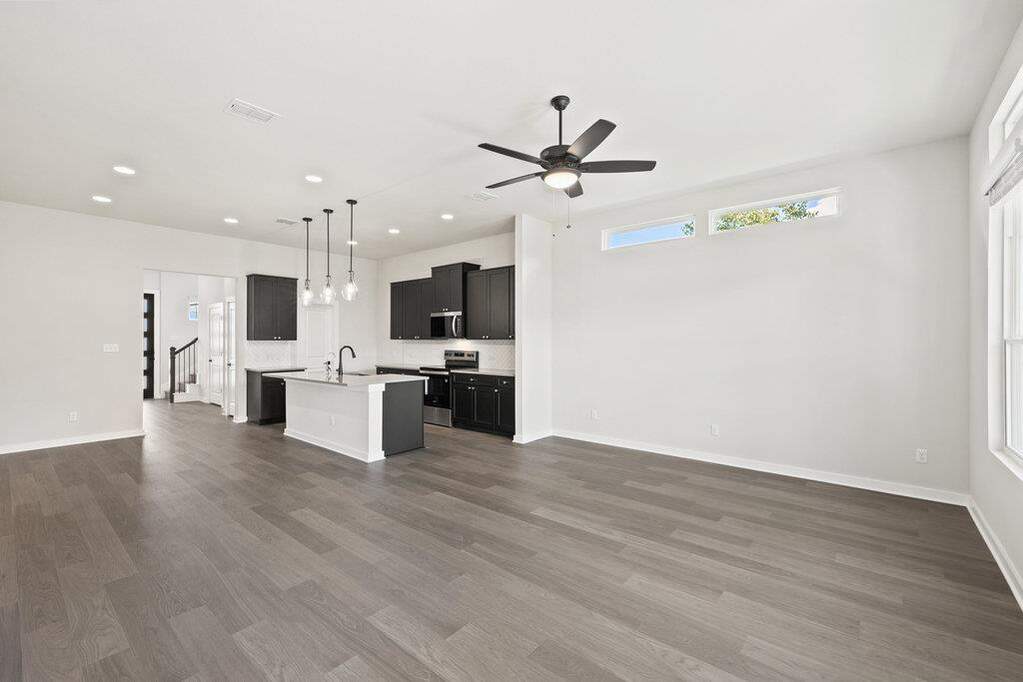 3 Bedroom Single Family Home/House's Image 4