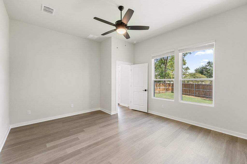 3 Bedroom Single Family Home/House's Image 6